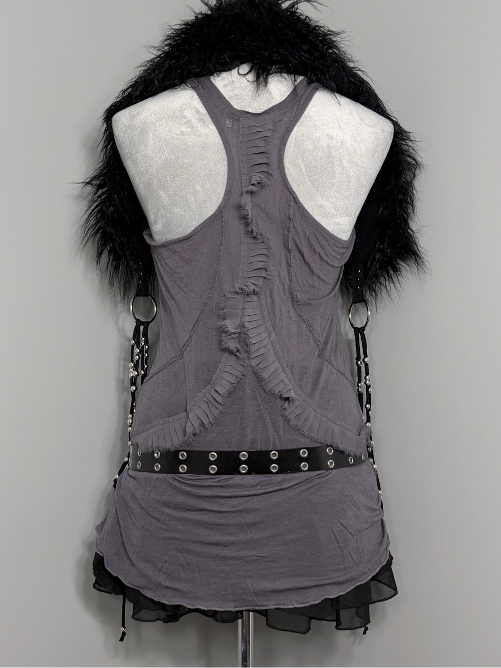 Avant Garde Style Mono Reno Grey Ruffle Front Racerback Tank Top - Picture 4 of 10